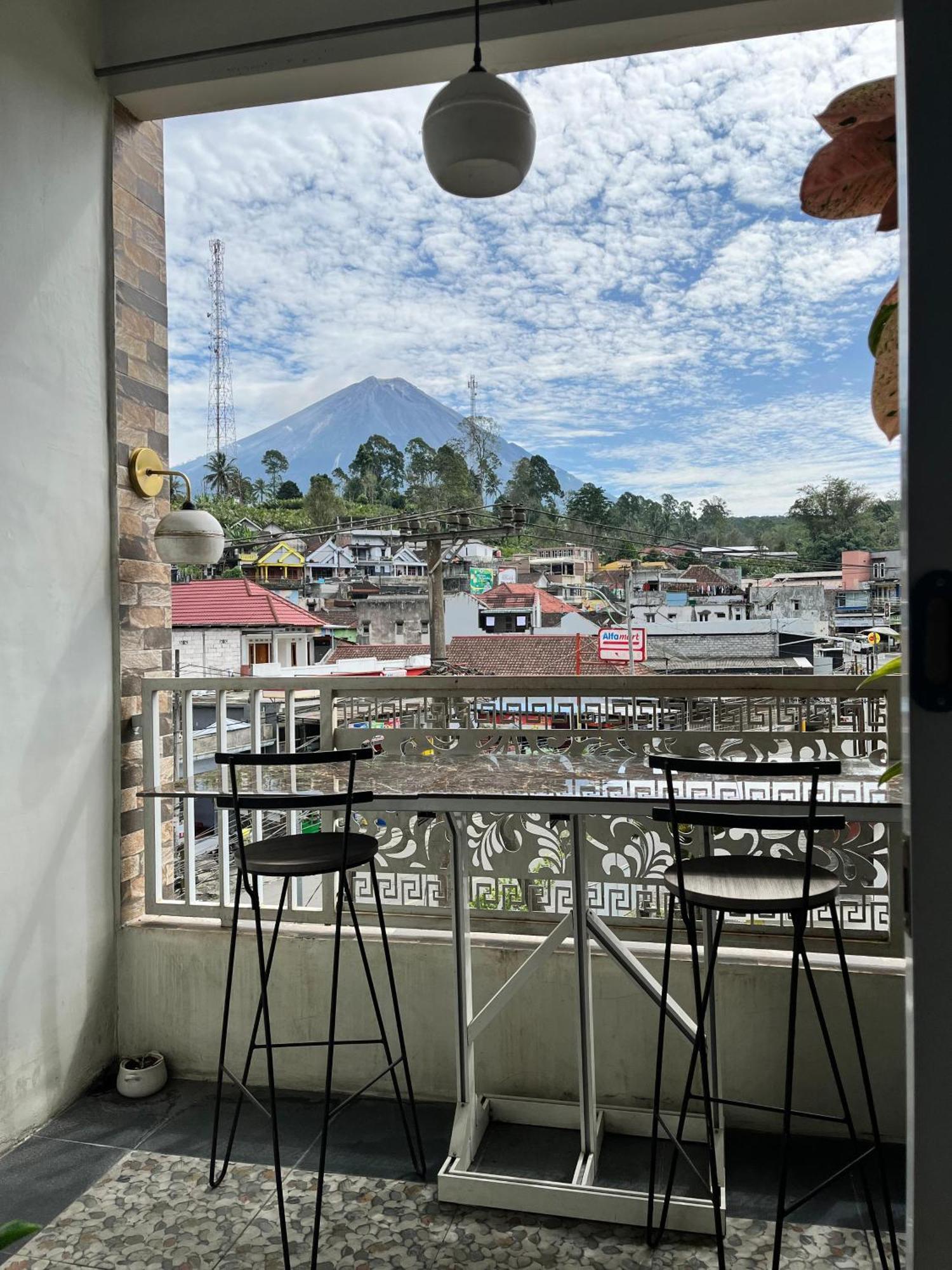Java Hostel Tumpak Sewu Sidomukti Kültér fotó