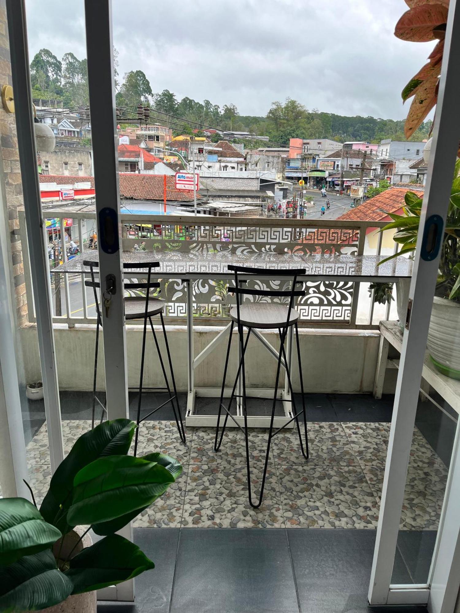 Java Hostel Tumpak Sewu Sidomukti Kültér fotó